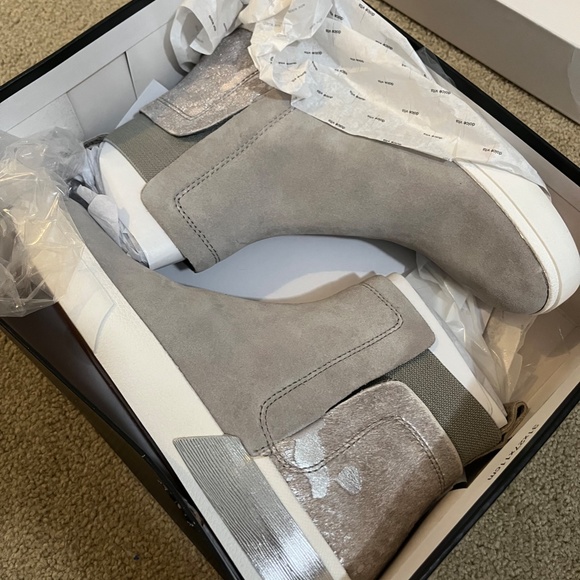 NEW Dolce Vita Zulma Bootie Sneakers in Concrete Grey Suede Size 8.5 - Picture 2 of 7